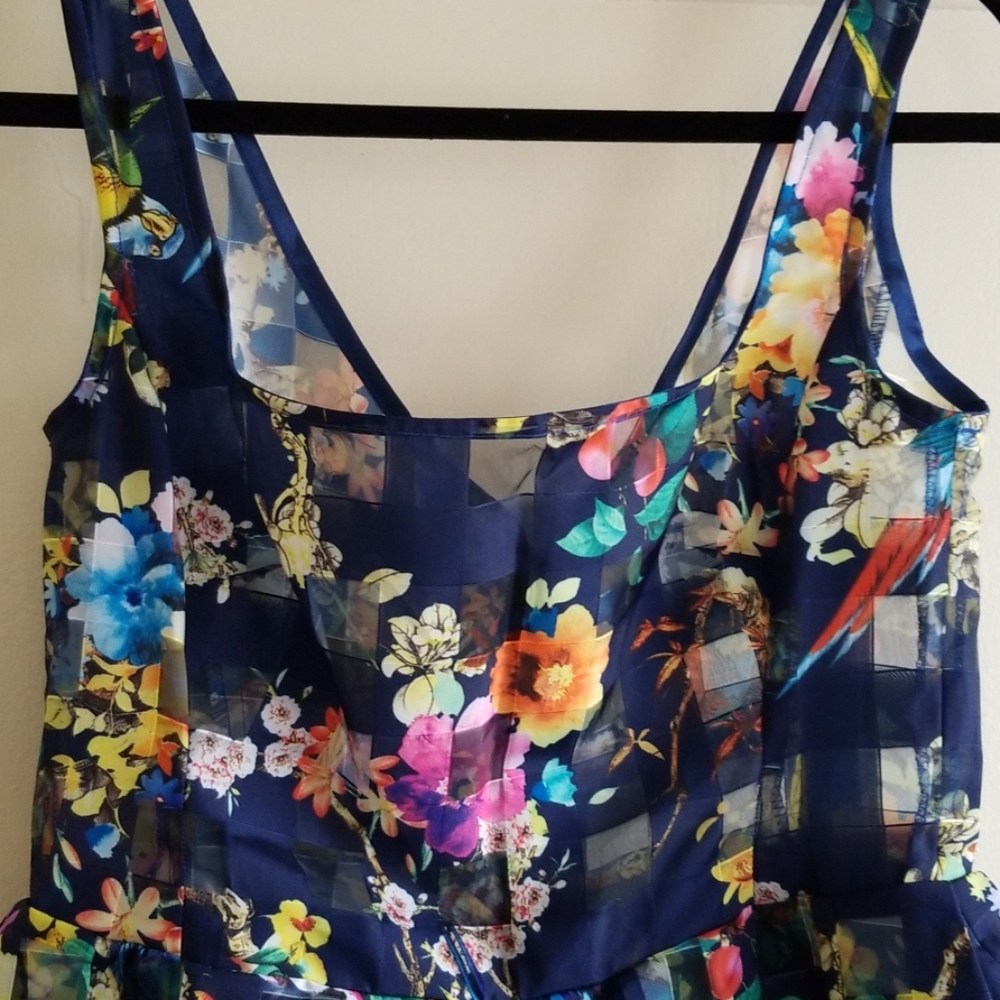 Dress - Picture 2 of 3